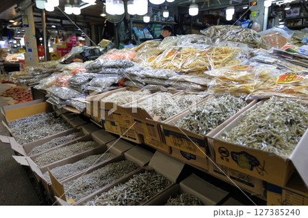 韓国 ソウル 京東市場 (キョンドンシジャン)乾物 韓国 ソウル 京東市場 (キョンドンシジャン)乾物 127385240