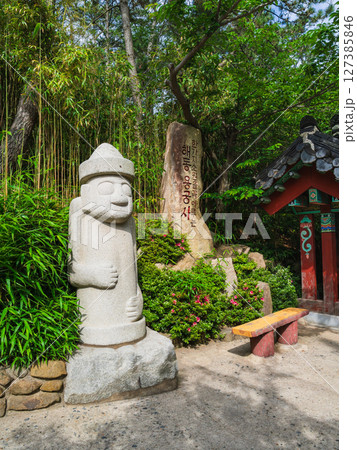 釜山　海東龍宮寺　石像トルハルバン 127385846