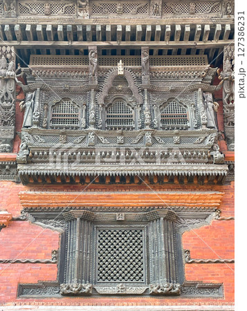 ネパール・カトマンズ ダルバール広場の旧王宮 ネパール・カトマンズ ダルバール広場の旧王宮 127386231