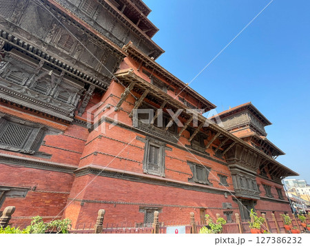 ネパール・カトマンズ　ダルバール広場の旧王宮 127386232