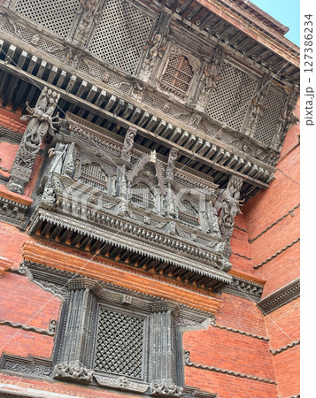 ネパール・カトマンズ ダルバール広場の旧王宮 ネパール・カトマンズ ダルバール広場の旧王宮 127386234