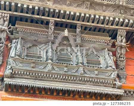 ネパール・カトマンズ ダルバール広場の旧王宮 ネパール・カトマンズ ダルバール広場の旧王宮 127386235