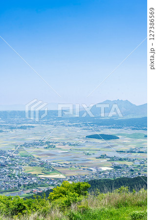 かぶと岩展望所から観える絶景風景 (阿蘇市) かぶと岩展望所から観える絶景風景 (阿蘇市) 127386569