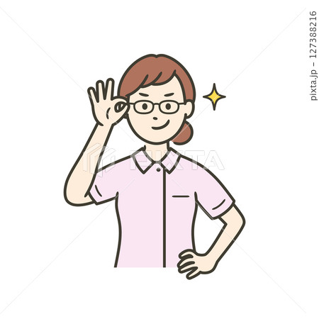 眼鏡を上げてニヤリと笑い自信を見せる若い女性看護師 127388216