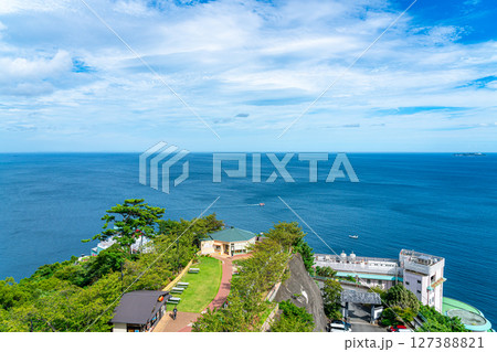 【静岡県】熱海城の展望台から見える熱海の爽やかな海 【静岡県】熱海城の展望台から見える熱海の爽やかな海 127388821