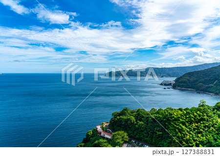 【静岡県】熱海城の展望台から見える熱海の爽やかな海 【静岡県】熱海城の展望台から見える熱海の爽やかな海 127388831