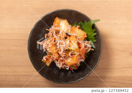 釜揚げしらす キムチ和え 釜揚げしらす キムチ和え 127389452
