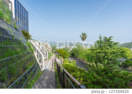 青空光芒に映える天草キリシタン館から観える周辺風景(天草市) 127389920