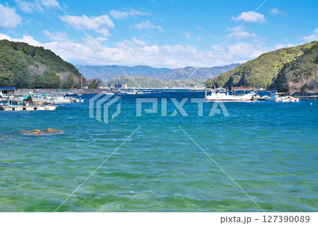 【五ヶ所湾の風景】 三重県度会郡南伊勢町宿浦 127390089