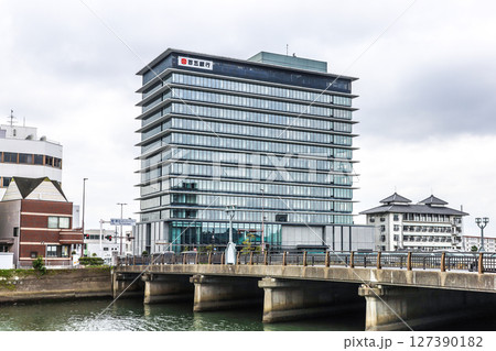 百五銀行本店 127390182