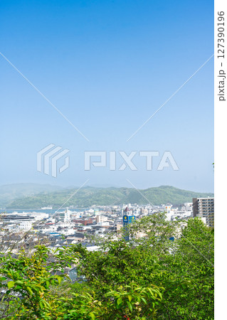 天草市 市街地風景「青空光芒に映える天草キリシタン館から観える周辺風景」(天草市) 天草市 市街地風景「青空光芒に映える天草キリシタン館から観える周辺風景」(天草市) 127390196