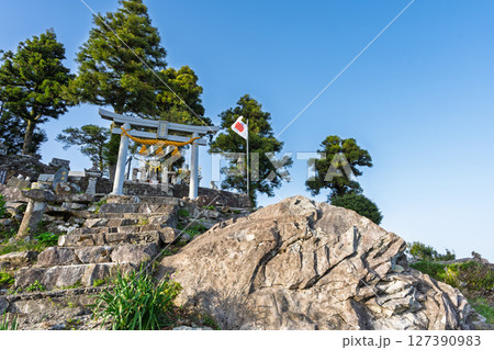 倉岳神社 「古代から天草の人々が霊山として仰ぐ、天草諸島最高峰（標高682m）の「倉岳」」天草市倉岳 127390983