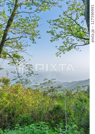 倉岳神社から観える風景 「天草諸島最高峰（標高682m）の「倉岳」」天草市倉岳 127390991