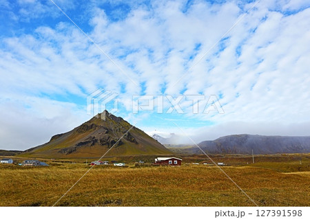 アイスランド、スナイフェルスネス半島、アルナルスターピ海岸 127391598