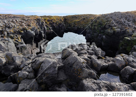 アイスランド、アルナルスターピ海岸 127391602