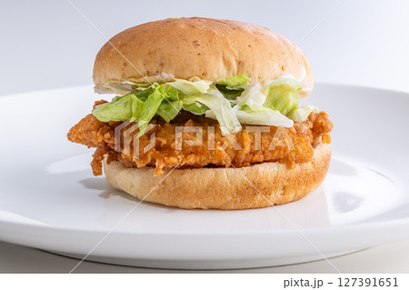 チキンバーガー 127391651