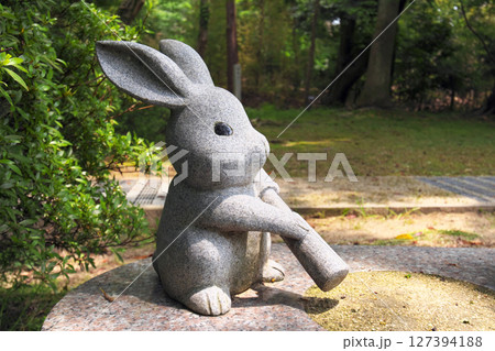 出雲市　出雲大社　因幡の白うさぎ像たち 127394188