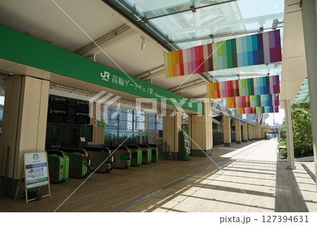 誰もいないJR高輪ゲートウェイ駅北改札　5月港区1971JR高輪ゲートウェイ駅 127394631