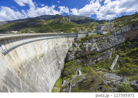 Castillon Barrage dominating the Verdon Gorge in Castellane, France 127395971