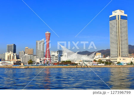 【兵庫県】改装後のポートタワーと神戸メリケンパーク 【兵庫県】改装後のポートタワーと神戸メリケンパーク 127396799