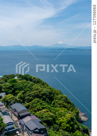 江の島シーキャンドル展望台からの眺め、相模湾と富士山、俯瞰、鳥瞰 127398068