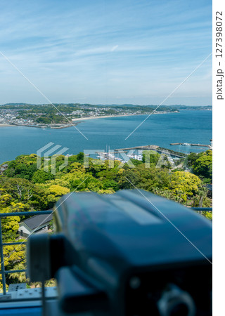 江の島シーキャンドル展望台からの眺め、湘南の海岸線、俯瞰、鳥瞰 江の島シーキャンドル展望台からの眺め、湘南の海岸線、俯瞰、鳥瞰 127398072