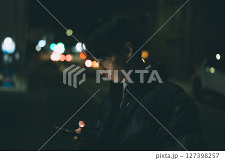 冬 夜 ビジネスパーソン 冬 夜 ビジネスパーソン 127398257