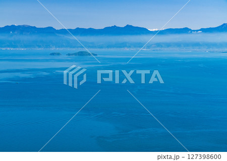 《愛媛県》瀬戸内海の大海原・亀老山展望公園の眺め 《愛媛県》瀬戸内海の大海原・亀老山展望公園の眺め 127398600