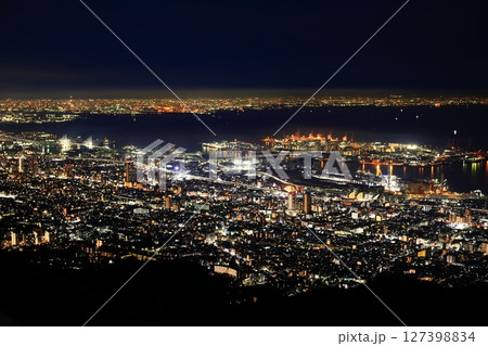 【兵庫県】六甲山(掬星台)から見た神戸の夜景 【兵庫県】六甲山(掬星台)から見た神戸の夜景 127398834
