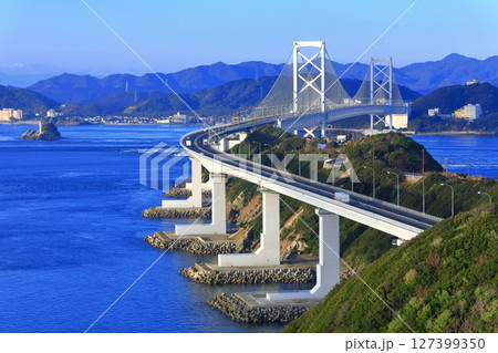 淡路島から見た鳴門海峡と大鳴門橋 淡路島から見た鳴門海峡と大鳴門橋 127399350