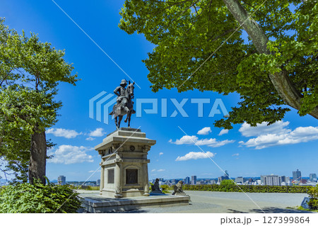 仙台市全景 伊達政宗騎馬像 仙台市全景 伊達政宗騎馬像 127399864