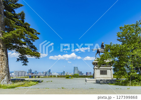 仙台市全景 伊達政宗騎馬像 仙台市全景 伊達政宗騎馬像 127399868