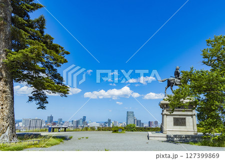 仙台市全景 伊達政宗騎馬像 仙台市全景 伊達政宗騎馬像 127399869