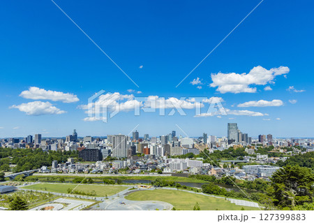 仙台市全景　伊達政宗騎馬像 127399883