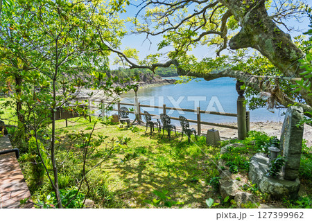 青空光芒に映える海が見える風光明媚な観光スポット「心のゆりかご」上天草市大矢野町 127399962