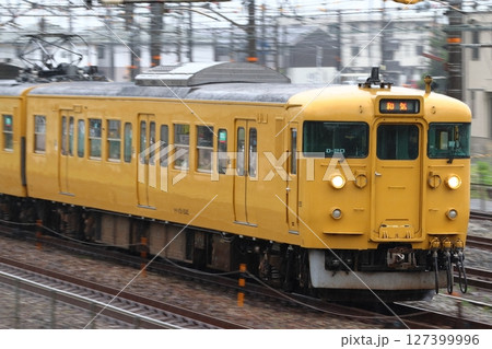 ［JR-W］山陽本線115系電車（糸崎発和気行） 127399996