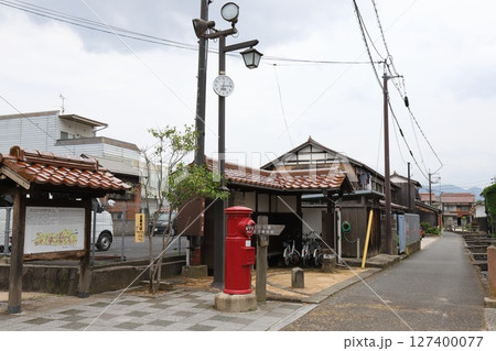 鳥取　倉吉　丸ポストのある風景（倉吉市打吹玉川伝統的建造物群保存地区） 127400077