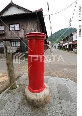 鳥取　倉吉　丸ポストのある風景（倉吉市打吹玉川伝統的建造物群保存地区） 127400081