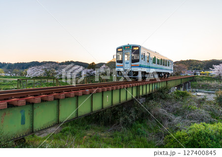 静岡県掛川市幡鎌　天竜浜名湖鉄道と沿線の風景 127400845