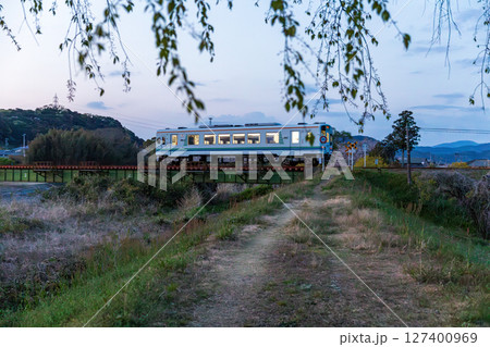 静岡県掛川市幡鎌　天竜浜名湖鉄道と沿線の風景 127400969