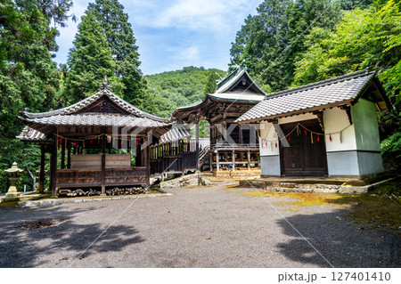梅雨の晴れ間の通盛神社2　広島県福山市 127401410