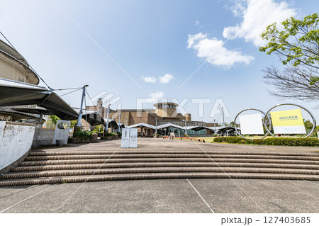 富山県高岡市　高岡市美術館 127403685