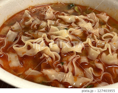 ビャンビャン麺風 辛口麻辣湯麺 ビャンビャン麺風 辛口麻辣湯麺 127403955