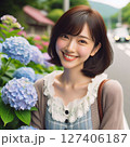 沿道に咲く紫陽花と乙女2 127406187