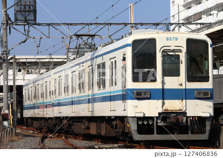 東武伊勢崎線を行く8000系電車（回送列車：東武亀戸線→東武大師線） 127406836