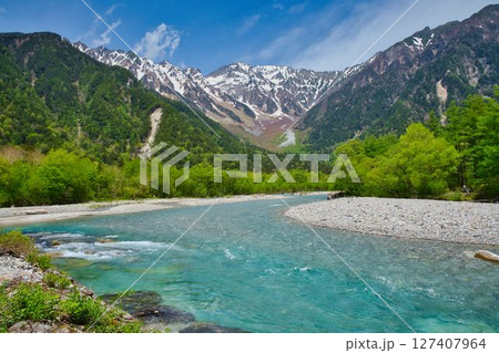 河童橋から望む穂高 127407964