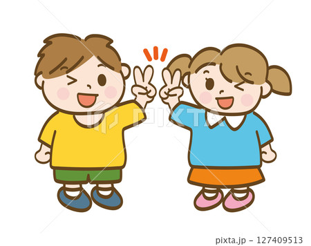 仲良く笑顔でピースをする男の子と女の子の全身イラスト 仲良く笑顔でピースをする男の子と女の子の全身イラスト 127409513