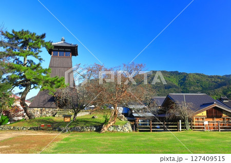 【兵庫県】快晴の辰鼓楼（出石城下町） 127409515