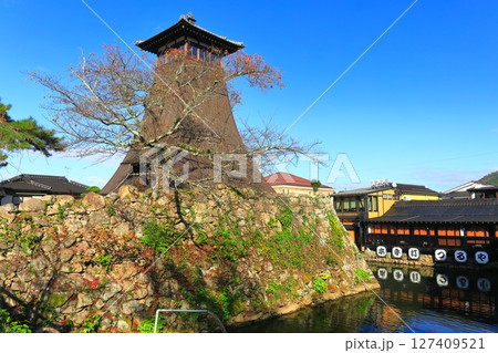 【兵庫県】快晴の辰鼓楼（出石城下町） 127409521