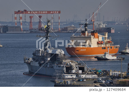 海上自衛隊 砕氷艦 「しらせ」 127409684
